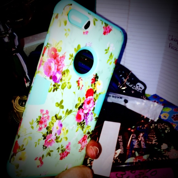 Cell phone case iPhone 7+ I THINK. FREE W/BUNDLE - Picture 2 of 6